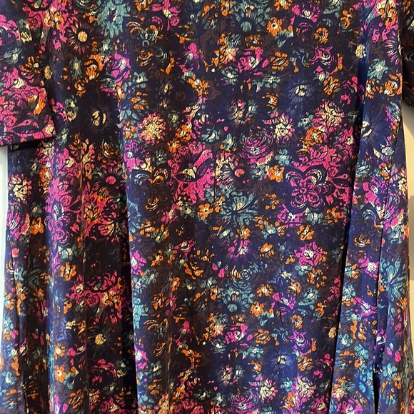 LulaRoe medium perfect t. - Picture 2 of 2